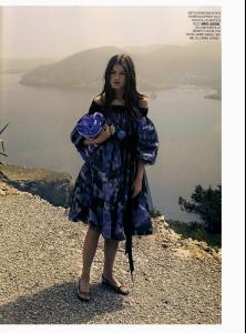 nataliyagotsiy_marieclaireit_jan2006_indlekoferknoepfel_1.jpg
