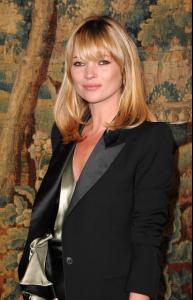 28183_celeb_city.eu_Kate_Moss_7th_On_Sale_black_tie_gala_dinner_11_123_426lo.jpg