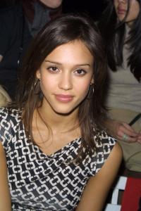 jessicaalba082rr0.jpg