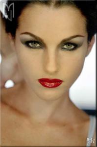 red_lips_2.jpg