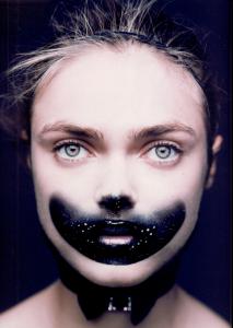LaVieEnRose_Winter2005_06_MarcelVanDerVlugt_Masque_2.jpg