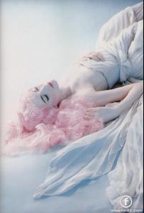 000000045876_shalom_harlow_fullsize.jpg