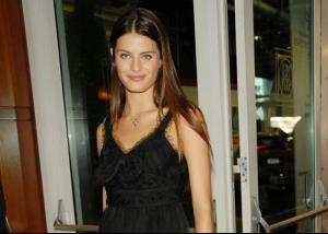 437094_vogue_isabeli_fontana_vogue_334_469.jpg