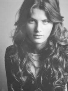 isabeli_hair_3.jpg