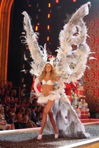 1116_victorias_secret_runway_07.jpg