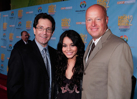 celeb-city.eu_Vanessa_Hudgens_High_School_Musical_2_DVD_premiere_11-19-2007_015.jpg