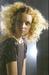 heatherVOGUEdec07_discofever2.jpg