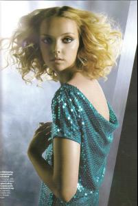 heatherVOGUEdec07_discofever5.jpg