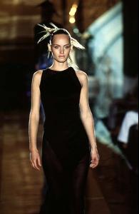 amber_versace_HC_fw967.jpg