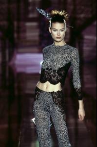 shalom_versace_HC_ss96.jpg