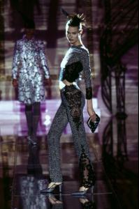 shalom_versace_HC_ss963.jpg