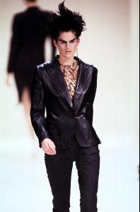 Stella_Alexander_McQueen_RTW_ss966.jpg