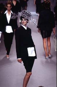 stella_lagerfeld_gallery_RTW_SS963.jpg