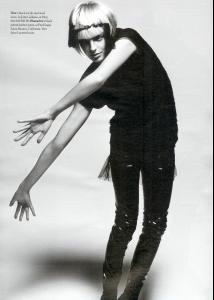 daria_w_mag_may06_morph_byInezVanlamsweerde_VinoodhMatadin_93.jpg