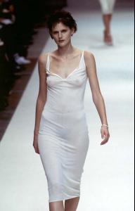 stella_cerruti_ss974.jpg