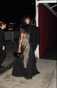 Naomi_Campbell_Black_tie_04.jpg