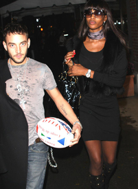 Naomi_Campbell_leaving_Nello30s6.jpg