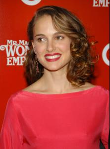 Natalie_Portman_Mr_Magorium_Wonder_Emporium_world_premiere_17.jpg