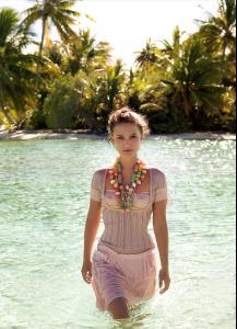 Natalie_Portman_Elle_Magazine__December_2004_6.jpg