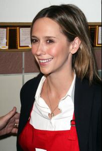 42326_Celebutopia_Jennifer_Love_Hewitt_Crossroads_of_Hope_mission_in_Los_Angeles_01_122_1022lo.jpg