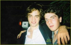 robert_pattinson_wonky_01.jpg