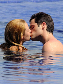 blake-lively-penn-badgley-kiss.jpg