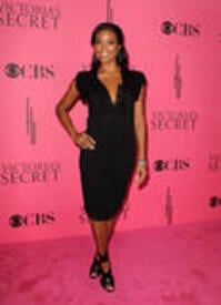 th_Celebutopia-Gabrielle_Union_arrives_at_the_2008_Victoria21s_Secret_Fashion_Show-02.jpg