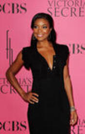 th_Celebutopia-Gabrielle_Union_arrives_at_the_2008_Victoria79s_Secret_Fashion_Show-04.jpg