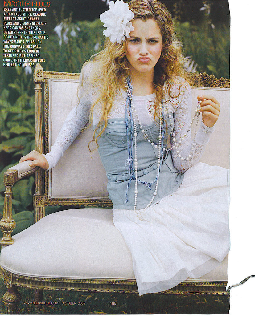 Riley Keough Photo: Teen Vogue  Riley keough, Teen vogue, Model photos