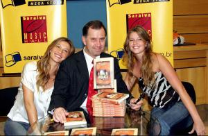 giselesisterbooklaunch006.jpg