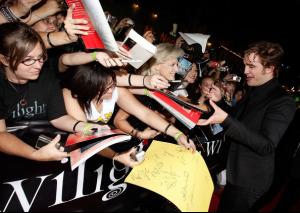 Premiere_Summit_Entertainment_Twilight_Arrivals_ai0BqW6dvBxl.jpg