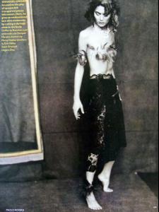 shalom_vogue_uk_96_bypaolo_roversi_radolgc2.jpg