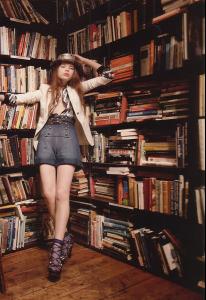 annie_beust_Russh_Australia_07__Do_You_Read_Me_bySimon_Lekias_tfs__titania3.jpg
