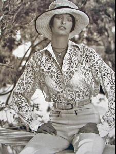 linda_VOGUE_France_feb1993_BLANC_RIVIERA_by_Karl_Lagerfeld_radolgc8.JPG