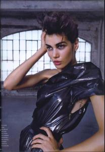 sheila_Flair_IT_nov_08_ChicExtremo_byJonas_Akerlund_tfs__atelier2.jpg