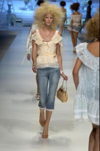 caroline_D___G_Spring_2006_Ready_to_Wear.jpg