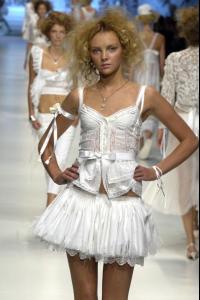 heather_D___G_Spring_2006_Ready_to_Wear3.jpg