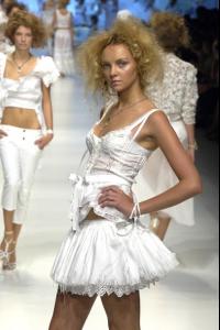 heather_D___G_Spring_2006_Ready_to_Wear4.jpg
