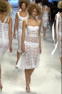 luca_D___G_Spring_2006_Ready_to_Wear5.jpg