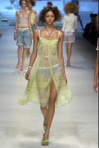 morgane_D___G_Spring_2006_Ready_to_Wear.jpg
