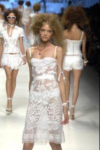 vlada_D___G_Spring_2006_Ready_to_Wear2.jpg