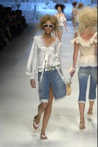 sne_D___G_Spring_2006_Ready_to_Wear.jpg