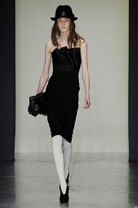 kate_gianfranco_ferre_fw_08.jpg