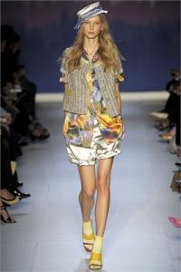 Uliana_Tikhova_Moschino_Cheap___Chic_Spring_2009.jpg