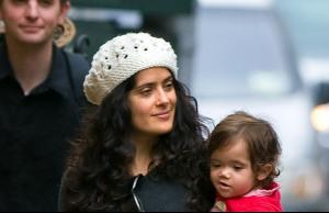 Salma_Hayek_with_Valentina_08.jpg