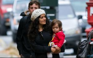 Salma_Hayek_with_Valentina_17.jpg