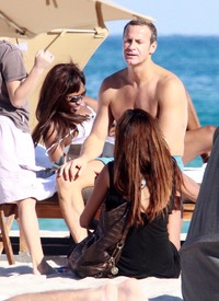 Naomi_Campbell_and_her_billionaire_boyfriend_Vladimir_Doronin_relaxing_on_the_beach_in_Miami_11.jpg