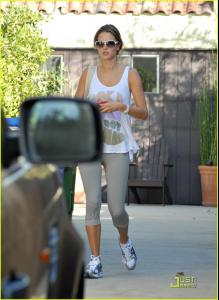 alessandra_ambrosio_workout_10.jpg