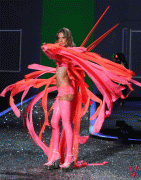 th_903e6856806760.gif