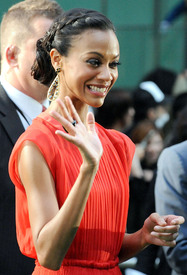 ZoeSaldana_22nd_Tokyo_IFF_Opening_Ceremony_02.jpg